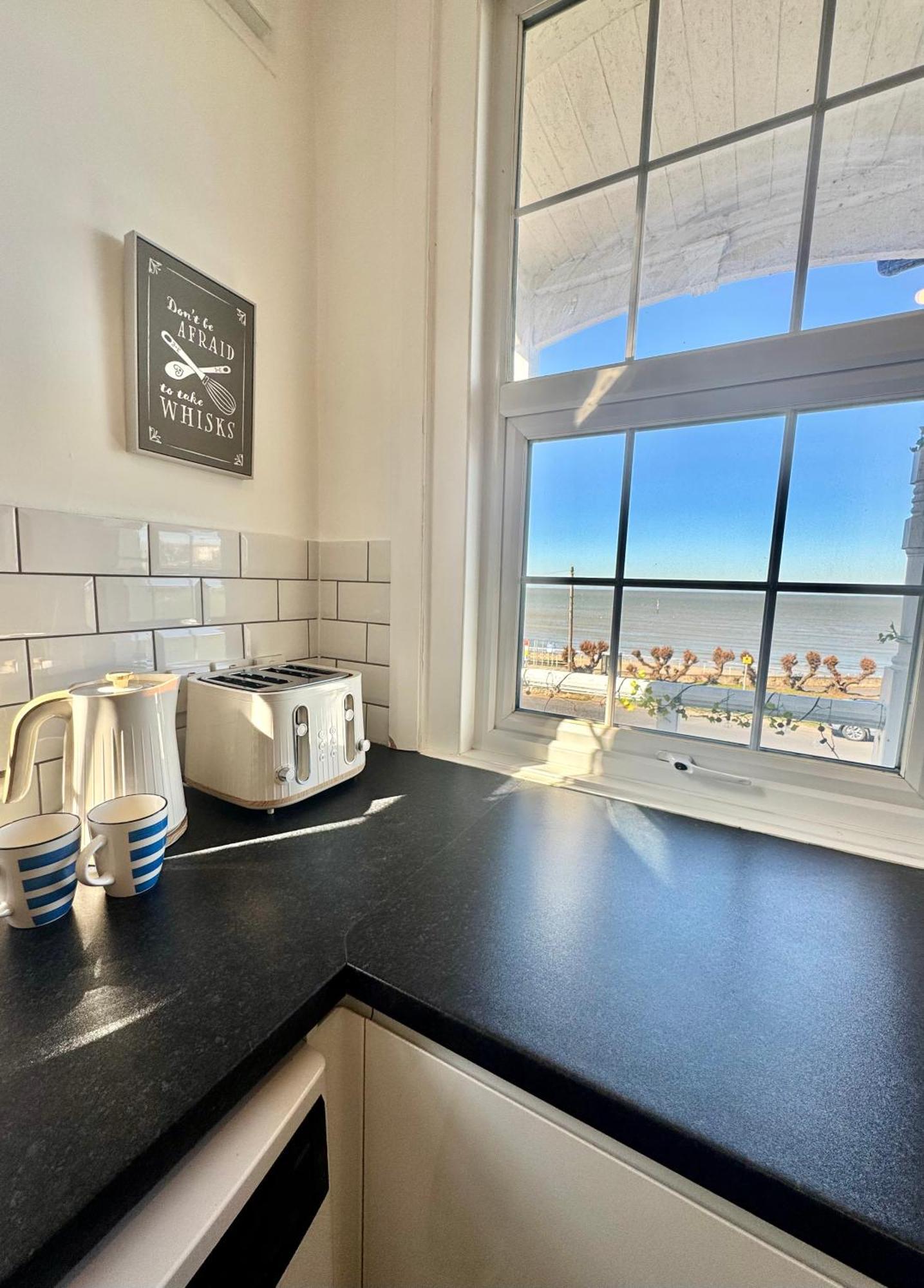 A View Of The Bay- Panoramic Sea Views- Sleeps 4 Διαμέρισμα Westgate-on-Sea Εξωτερικό φωτογραφία